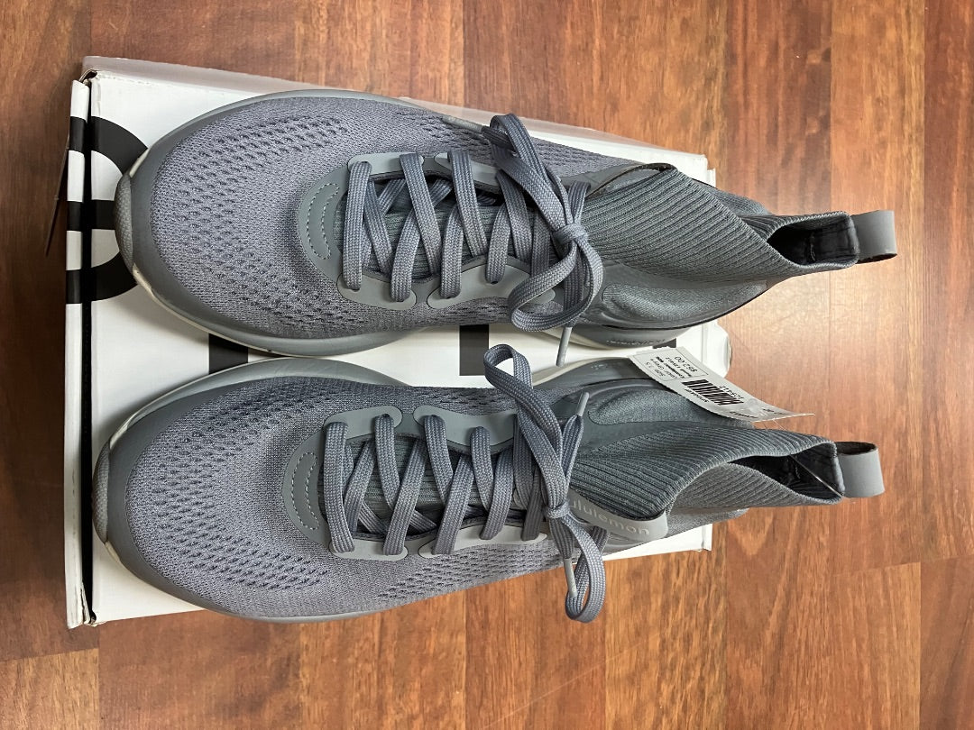 Grey+ lululemon sneaker, 7.5