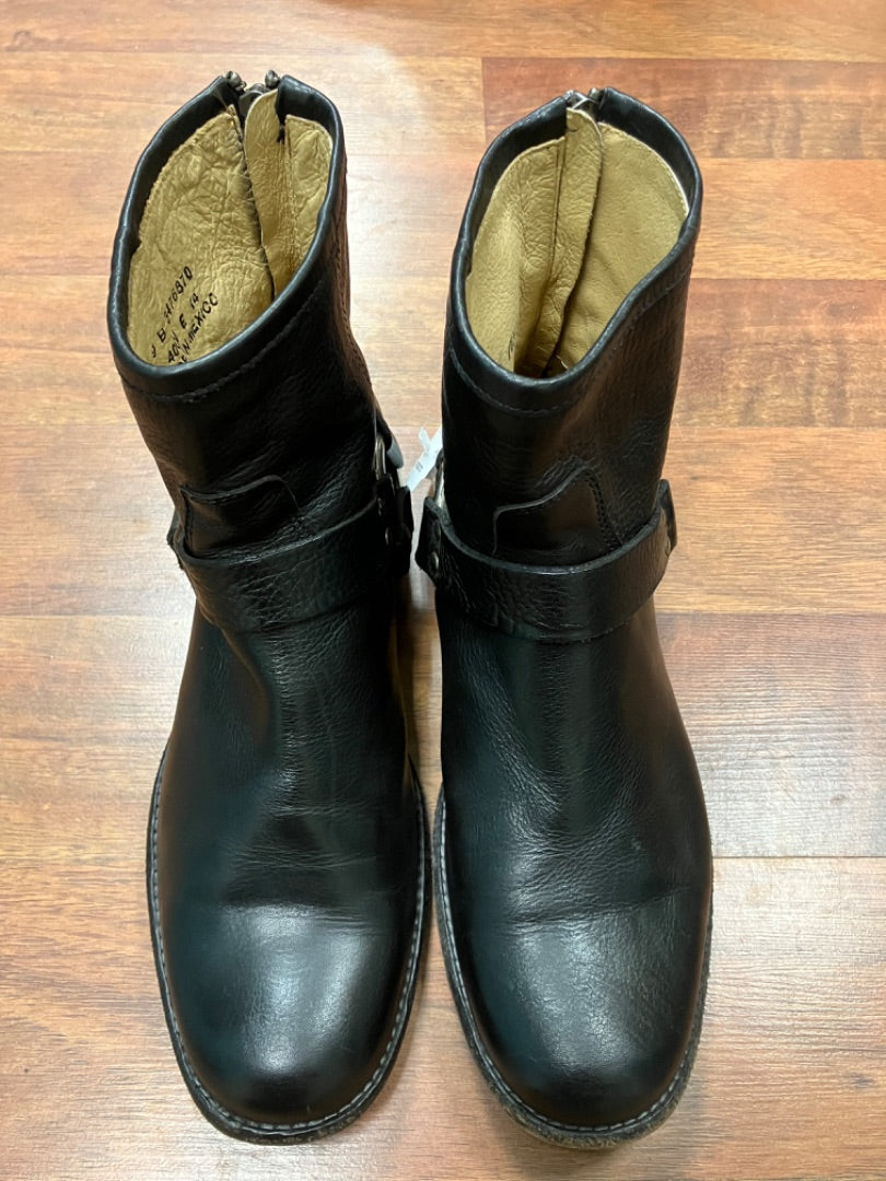 Black frye boot, 9