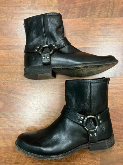 Black frye boot, 9